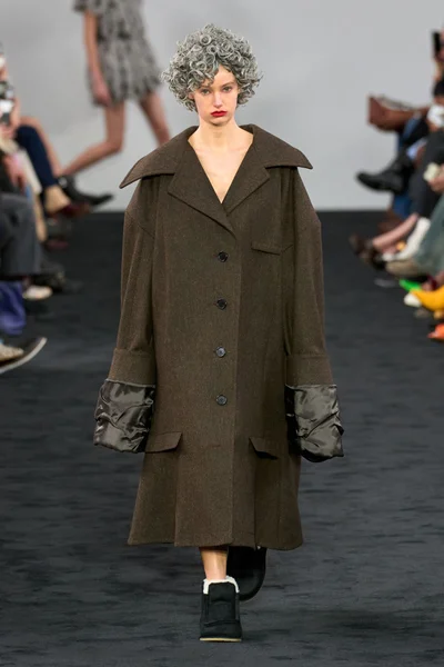 Look 37